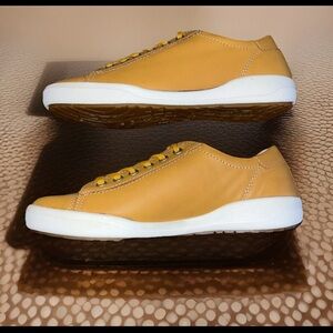 Josef Seibel Sina 11 Safren Premium Full Grain Leather Sneaker Mustard Sz 36 NIB